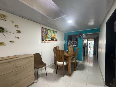 Casa de 4 alcobas en venta en Barrio Villa Carolina, Armenia, 60 m² · foto 4 de 13