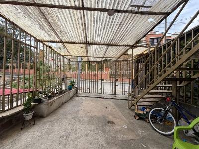 Casa de 5 alcobas en venta en Granada, Armenia, 180 m² · foto 3 de 20