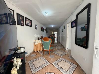 Casa de 5 alcobas en venta en Granada, Armenia, 180 m² · foto 4 de 20