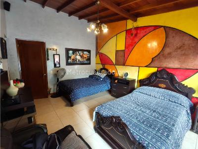 Casa de 3 alcobas en venta en Cumbres, Envigado, 180 m² · foto 12 de 19