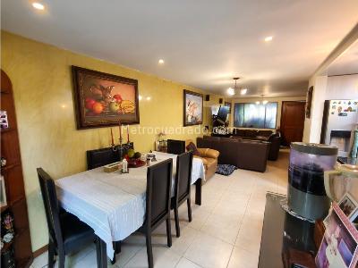Casa de 3 alcobas en venta en Cumbres, Envigado, 180 m² · foto 4 de 19