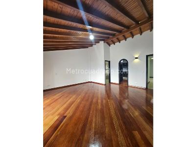 Casa de 5 alcobas en venta en La Calera, Medellín, 420 m² · foto 14 de 17