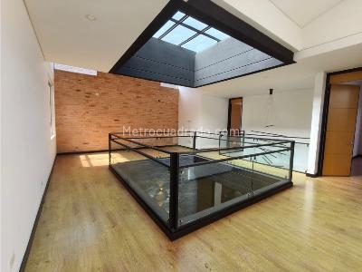 Casa de 4 alcobas en venta en Loma El Atravesado, Envigado, 330 m² · foto 16 de 20