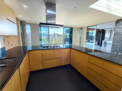 Casa de 4 alcobas en venta en Loma El Atravesado, Envigado, 330 m² · foto 7 de 20