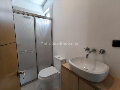 Casa de 4 alcobas en venta en Loma El Atravesado, Envigado, 330 m² · foto 8 de 20