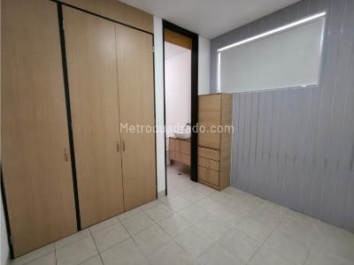 Casa de 4 alcobas en venta en Loma El Atravesado, Envigado, 330 m² · foto 9 de 20