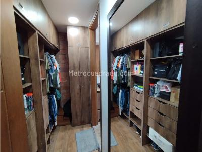 Casa de 5 alcobas en venta en Loma El Escobero, Envigado, 477 m² · foto 19 de 20