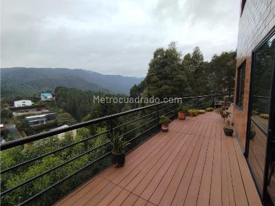 Casa de 5 alcobas en venta en Loma El Escobero, Envigado, 477 m² · foto 3 de 20