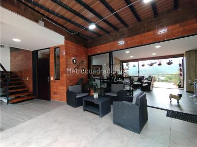 Casa de 5 alcobas en venta en Loma El Escobero, Envigado, 477 m² · foto 5 de 20