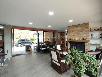 Casa de 5 alcobas en venta en Loma El Escobero, Envigado, 477 m² · foto 6 de 20