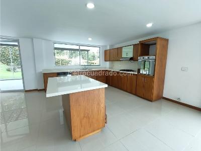 Casa de 3 alcobas en venta en Loma El Escobero, Envigado, 350 m² · foto 12 de 20