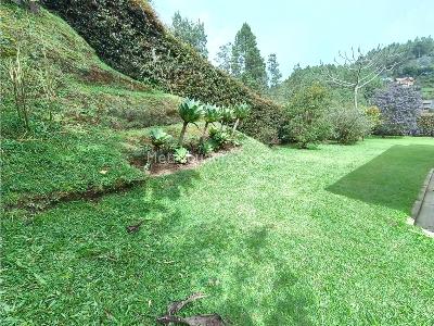 Casa de 3 alcobas en venta en Loma El Escobero, Envigado, 350 m² · foto 17 de 20