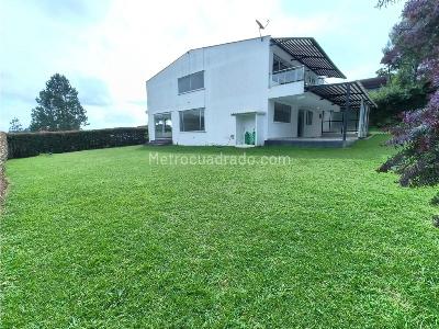 Casa de 3 alcobas en venta en Loma El Escobero, Envigado, 350 m² · foto 19 de 20