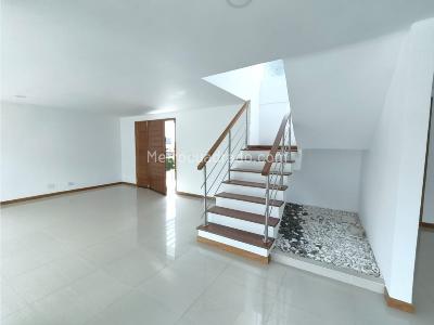Casa de 3 alcobas en venta en Loma El Escobero, Envigado, 350 m² · foto 20 de 20