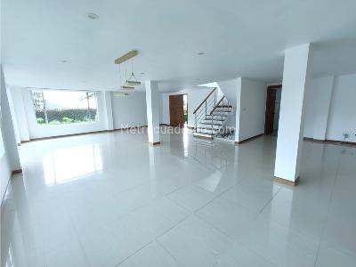 Casa de 3 alcobas en venta en Loma El Escobero, Envigado, 350 m² · foto 5 de 20