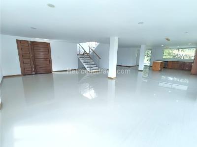 Casa de 3 alcobas en venta en Loma El Escobero, Envigado, 350 m² · foto 6 de 20