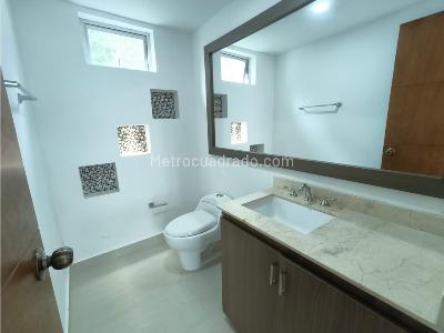 Casa de 3 alcobas en venta en Loma El Escobero, Envigado, 350 m² · foto 8 de 20