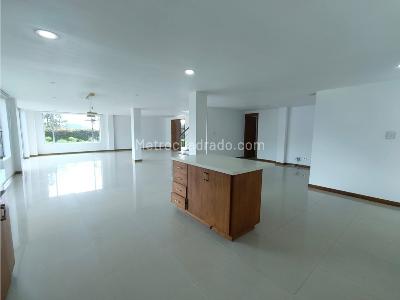 Casa de 3 alcobas en venta en Loma El Escobero, Envigado, 350 m² · foto 9 de 20
