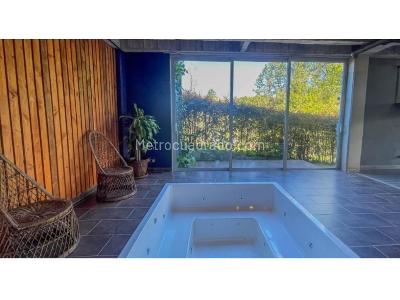 Casa de 4 alcobas en venta en Loma El Escobero, Envigado, 514 m² · foto 14 de 19