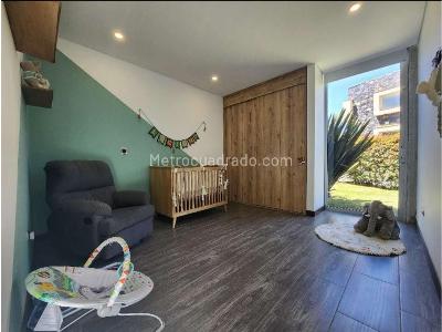 Casa de 4 alcobas en venta en Loma El Escobero, Envigado, 514 m² · foto 18 de 19