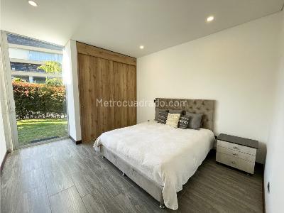 Casa de 4 alcobas en venta en Loma El Escobero, Envigado, 514 m² · foto 19 de 19