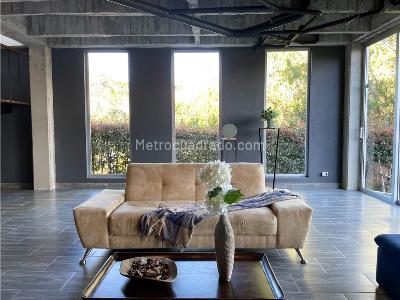 Casa de 4 alcobas en venta en Loma El Escobero, Envigado, 514 m² · foto 3 de 19