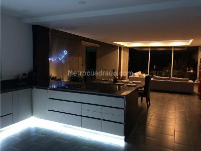 Casa de 4 alcobas en venta en Loma El Escobero, Envigado, 514 m² · foto 6 de 19