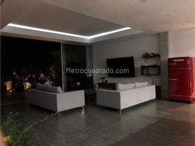 Casa de 4 alcobas en venta en Loma El Escobero, Envigado, 514 m² · foto 9 de 19