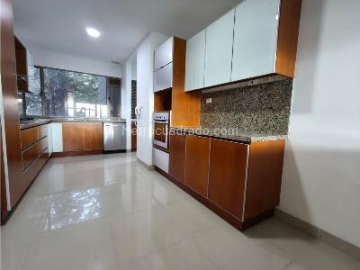Apartamento de 3 alcobas en venta en Las Palmas, Medellín, 310 m² · foto 8 de 20