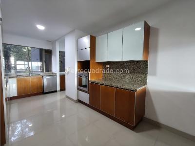 Apartamento de 3 alcobas en venta en Las Palmas, Medellín, 310 m² · foto 9 de 20