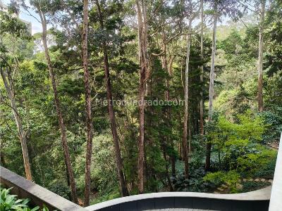 Apartamento de 3 alcobas en venta en Las Palmas, Medellín, 310 m² · foto 19 de 20
