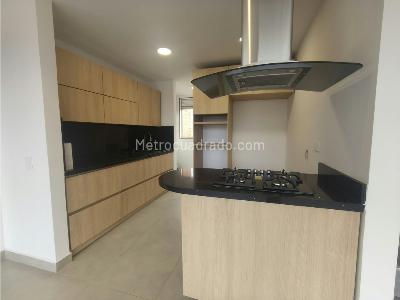 Apartamento de 3 alcobas en venta en Conquistadores, Medellín, 145 m² · foto 4 de 20