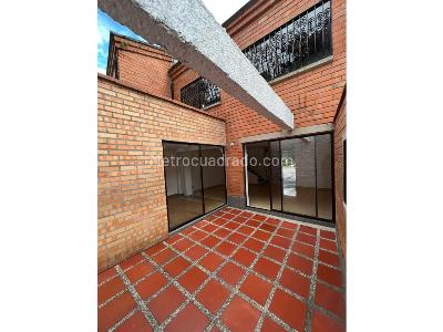 Casa de 3 alcobas en venta en Claraval, Envigado, 204 m² · foto 5 de 20