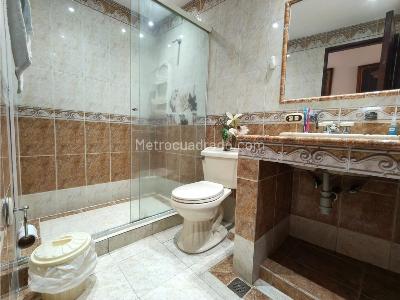 Casa de 4 alcobas en venta en El Velodromo, Medellín, 380 m² · foto 11 de 20