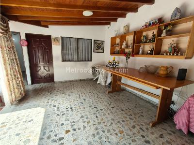 Casa de 4 alcobas en venta en El Velodromo, Medellín, 380 m² · foto 12 de 20