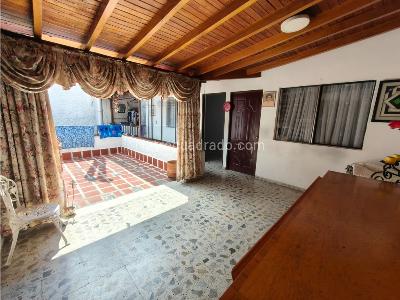Casa de 4 alcobas en venta en El Velodromo, Medellín, 380 m² · foto 13 de 20