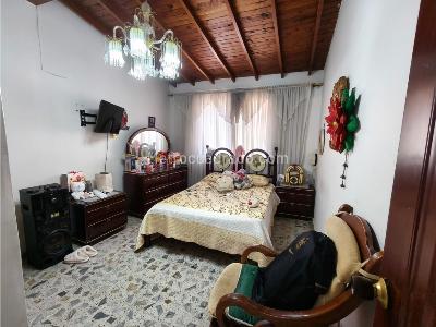 Casa de 4 alcobas en venta en El Velodromo, Medellín, 380 m² · foto 15 de 20