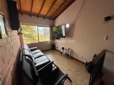 Casa de 4 alcobas en venta en Loma Del Chocho, Envigado, 243 m² · foto 5 de 12