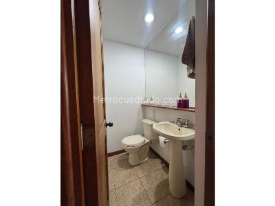 Casa de 4 alcobas en venta en Loma Del Chocho, Envigado, 243 m² · foto 7 de 12