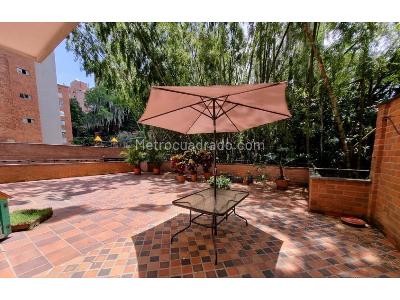Apartamento de 3 alcobas en venta en Castropol, Medellín, 130 m² · foto 4 de 16