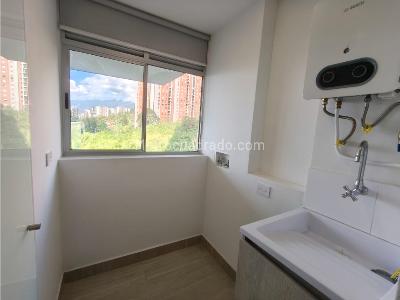 Apartamento de 3 alcobas en venta en Las Lomitas, Sabaneta, 114 m² · foto 10 de 20
