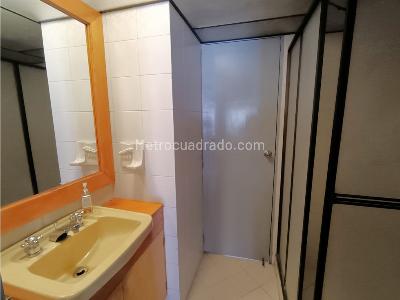 Casa de 5 alcobas en venta en Los Colores, Medellín, 314 m² · foto 11 de 11