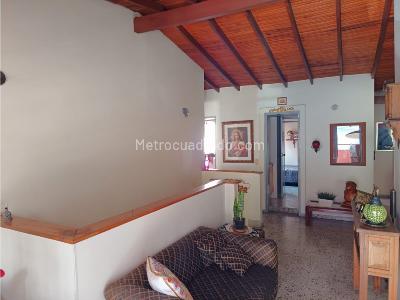 Casa de 5 alcobas en venta en Los Colores, Medellín, 314 m² · foto 4 de 11