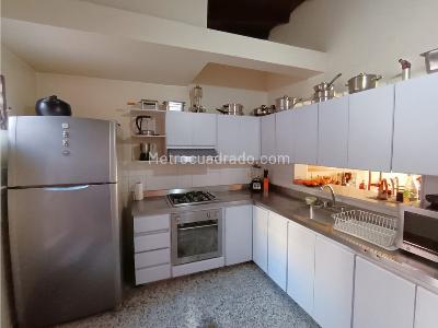 Casa de 5 alcobas en venta en Los Colores, Medellín, 314 m² · foto 5 de 11