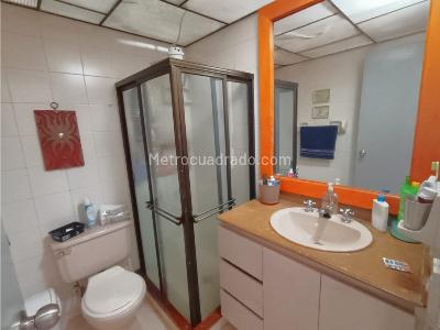 Casa de 5 alcobas en venta en Los Colores, Medellín, 314 m² · foto 6 de 11