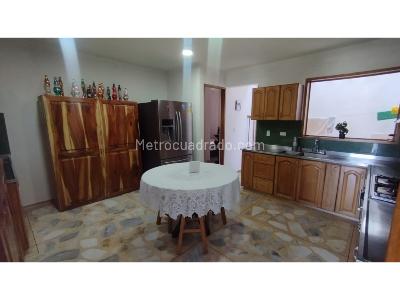 Casa de 3 alcobas en venta en Alto Del Escobero, Envigado, 460 m² · foto 10 de 20