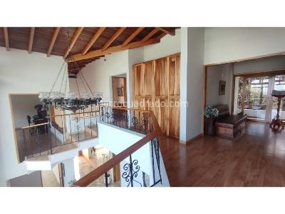 Casa de 3 alcobas en venta en Alto Del Escobero, Envigado, 460 m² · foto 11 de 20