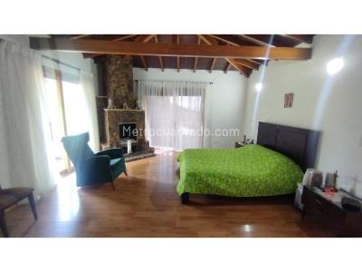 Casa de 3 alcobas en venta en Alto Del Escobero, Envigado, 460 m² · foto 12 de 20