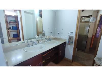 Casa de 3 alcobas en venta en Alto Del Escobero, Envigado, 460 m² · foto 14 de 20
