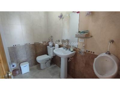 Casa de 3 alcobas en venta en Alto Del Escobero, Envigado, 460 m² · foto 3 de 20